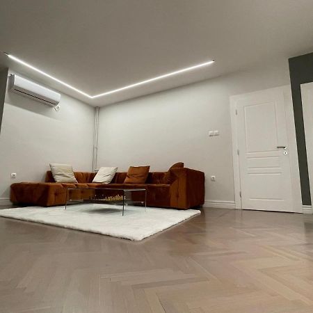 The Alchemist Luxury Apartment Скопье Экстерьер фото