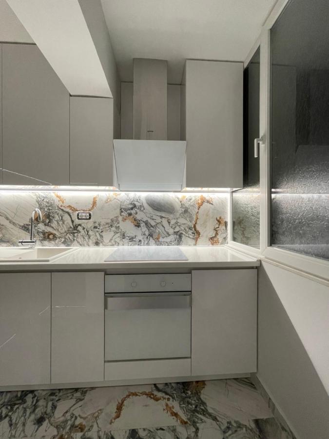 The Alchemist Luxury Apartment Скопье Экстерьер фото